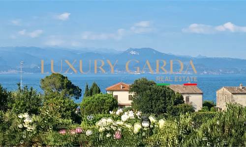 Villa Vista Lago con Piscina a Barcuzzi: il tuo prossimo capolavoro